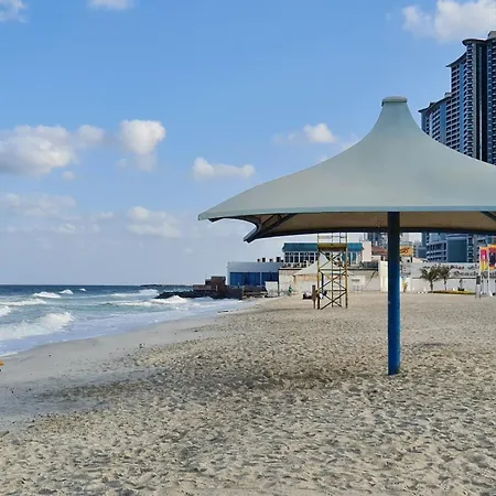 Beachfront Holiday Homes Ajman Exterior photo